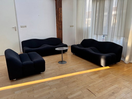 Pierre Paulin Artifort 1960 sitting area