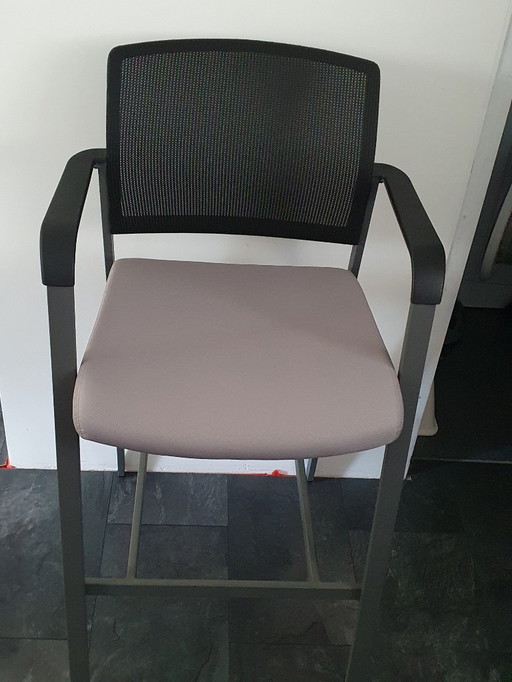 3 bar stools