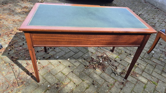 Image 1 of Escritorio de estilo Luis XVI francés