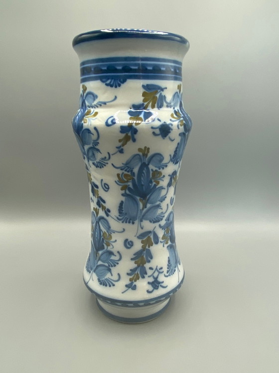Vase Albarello en céramique, Guertes Sevilla, décor floral bleu cobalt avec des touches olive – Vaisselle (photo 2 of 5)