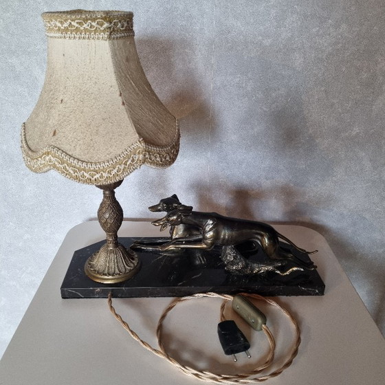 Image 1 of Art Deco bureaulamp in regula met windhonden