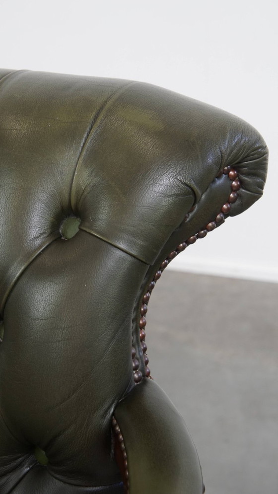 Image 1 of Sedia da ufficio chesterfield in pelle di vacchetta verde in stile inglese su rotelle