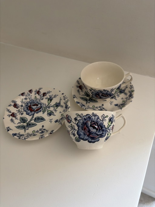 Johnson Brothers Rose Chintz blu (tazze da tè e piatti)