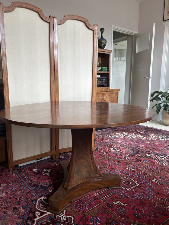 Image 1 of Table ancienne avec un beau piètement