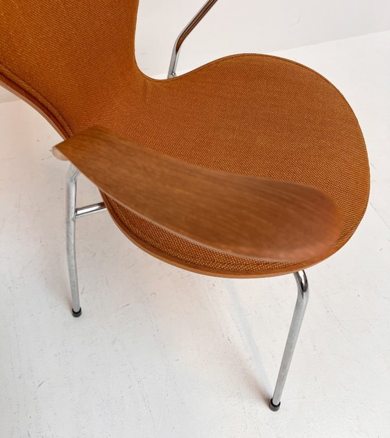 Image 1 of Chaise en bois 3207 d'Arne Jacobsen pour Fritz Hansen, années 1980