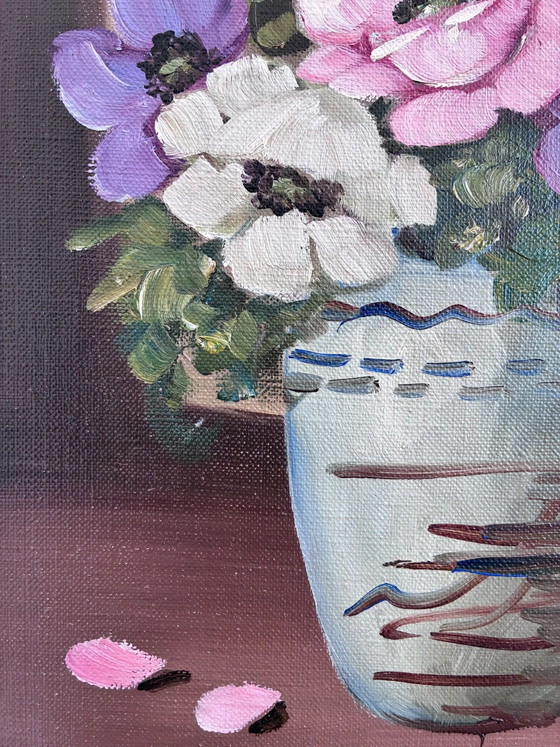 Image 1 of Vintage original flower oil painting, signed floral still life