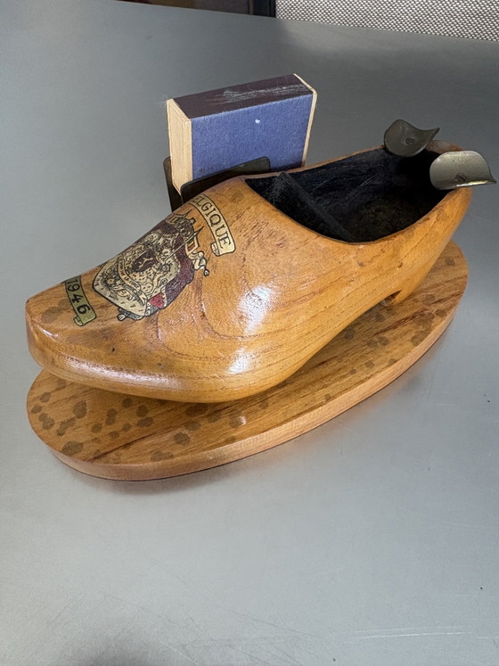 Antiker Aschenbecher-Clog – Dekorative Objekte, Metal, Wood (photo 3 of 4)