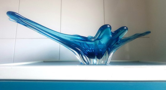 Image 1 of Coupe à centre de table en verre bleu de Murano, 1950S