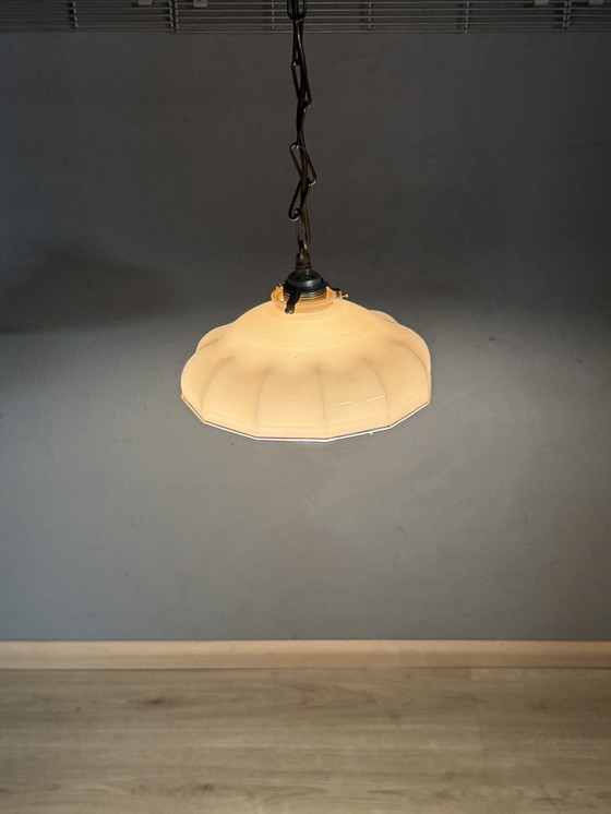 Image 1 of Lampada a sospensione antica Art Déco: vetro elegante e atmosfera senza tempo