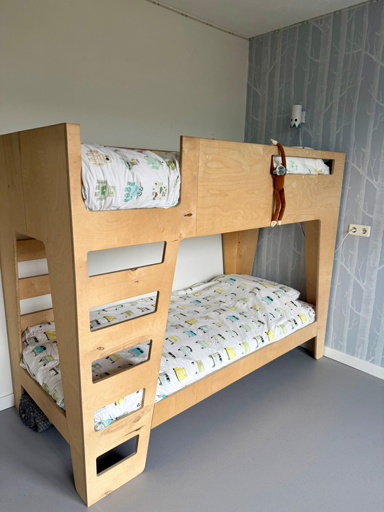 Image 1 of Letto a castello con design totemico