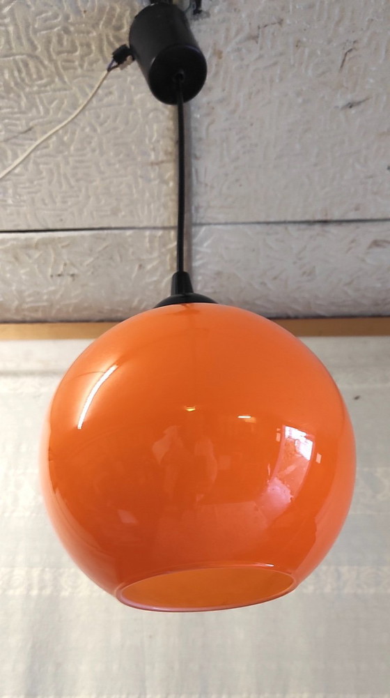 Image 1 of Lampada a sospensione a globo opalino arancione - anni '70