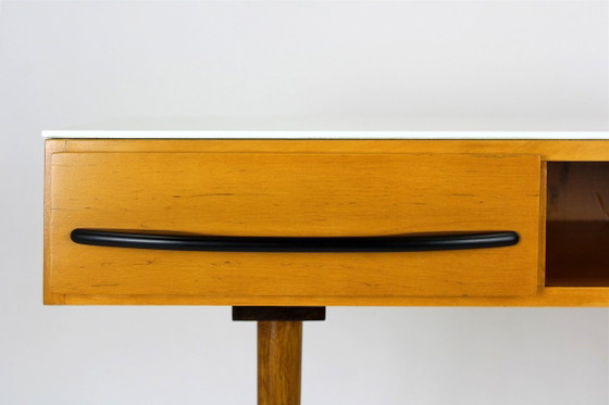 Gerestaureerd schrijfbureau in mid-century modern stijl van Up Zavody, jaren 60. – Glass (photo 6 of 20)