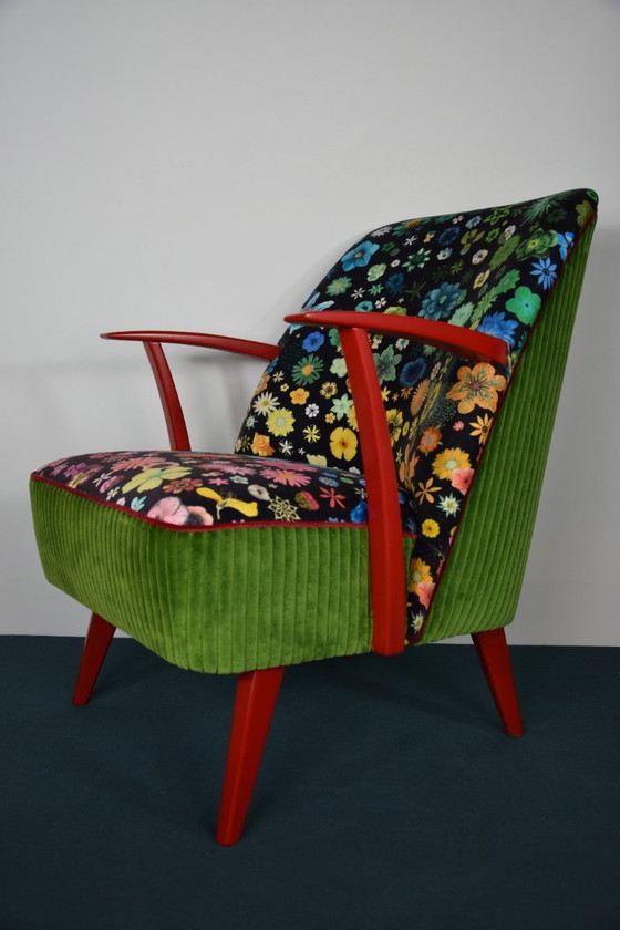 Image 1 of Poltrona dal design retrò