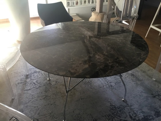 Tisch Kartell Glossy rund, Esstische, Marmor, Schwarz (Foto 4 von 15)