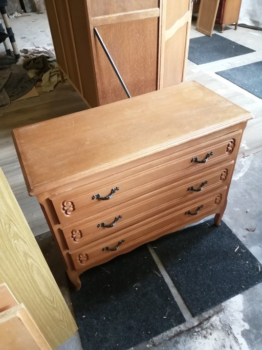 Vintage chest of drawers