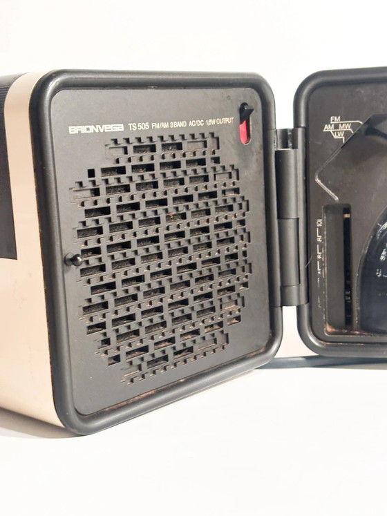 Cube Radio Brionvega TS505 by Richard Sapper and Marco Zanuso 70s, Decorative Objects, Pop Art (photo 12 of 14)