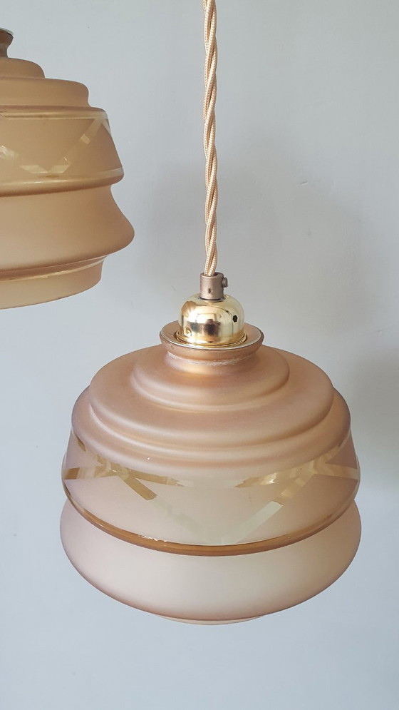 Image 1 of Set Vintage hanglampen - rose opaline glas met frosted textuur en decoratie