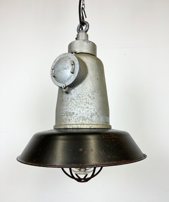 Image 1 of Lampada a sospensione industriale italiana in smalto nero a gabbia di Cortem, anni '60