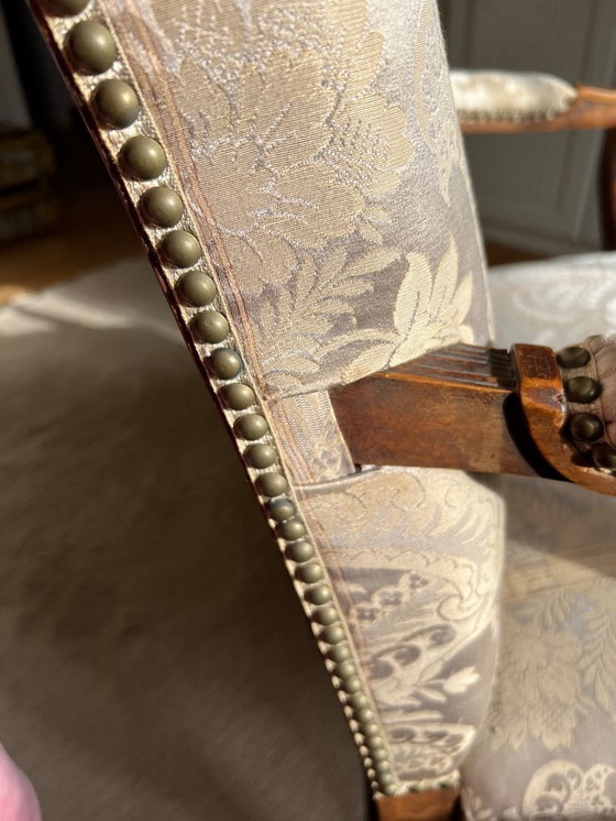 Image 1 of Pareja de sillones estilo Luis, tallados a mano, que necesitan restauración.