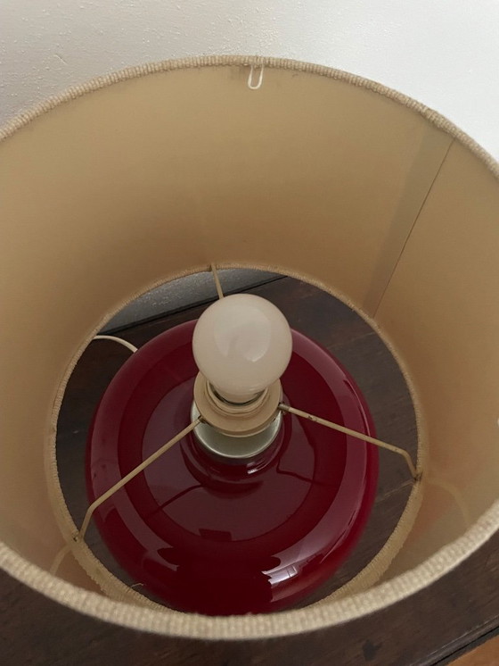 Image 1 of Lampada da tavolo IKEA modello B0211, design anni '90. Base in vetro rosso con paralume in tessuto.