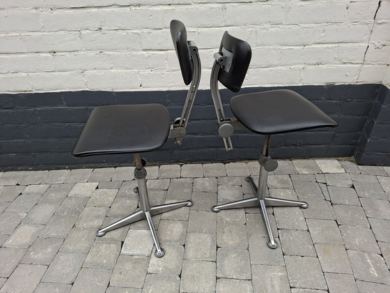 Image 1 of 2x Ahrend De Cirkel Friso Kramer sgabello da studio industriale sgabello da architetto 1971