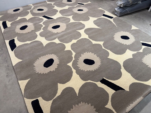 Brink en Campman Marimekko Unikko Greige 250 x 350 cm