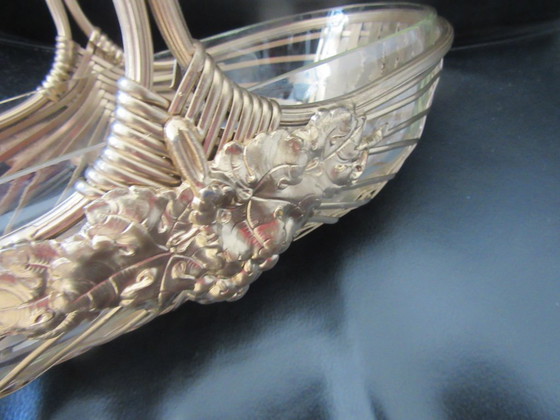 Image 1 of Goudkleurige mand in Hollywood Regency-stijl met glazen inzetstuk.