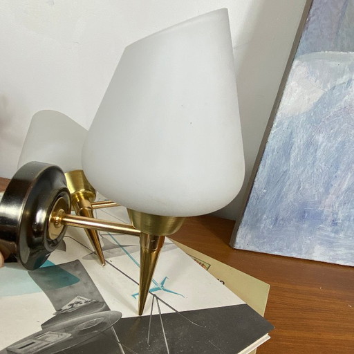 Pair of Vintage Wall Sconces in Gold-Plated Metal and White Opaline Glass Shades – wandlampen (photo 2 of 9)
