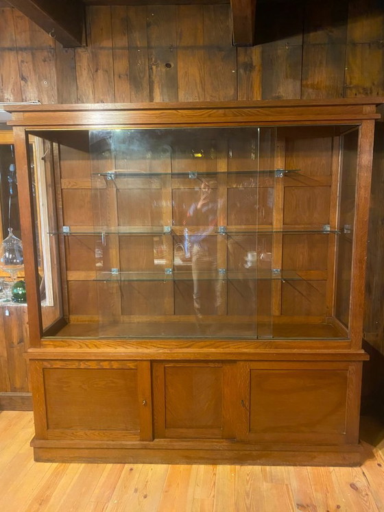 Image 1 of Escaparate de una tienda de la década de 1930.