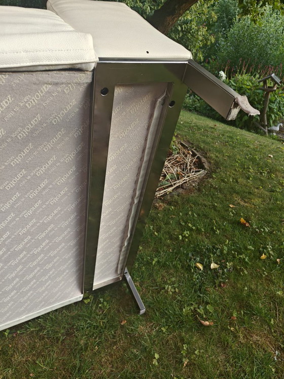 Image 1 of Zanotta Love Chair - Design italien emblématique