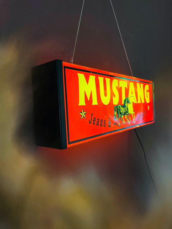 Image 1 of Unieke vintage Mustang lichtbak