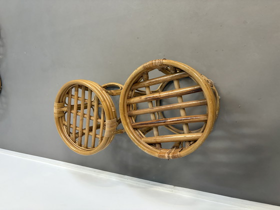 Image 1 of Set van 4 vintage rotan en bamboe krukjes uit de jaren 70.