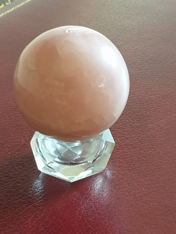 Image 1 of Sphère de quartz rose diamètre 6,5 cm poids 350 grammes