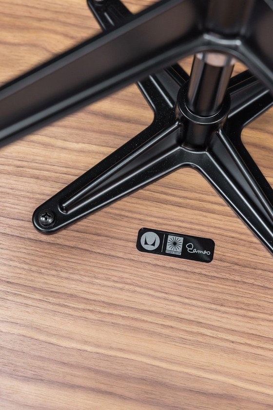 Image 1 of Sillón Eames + otomana