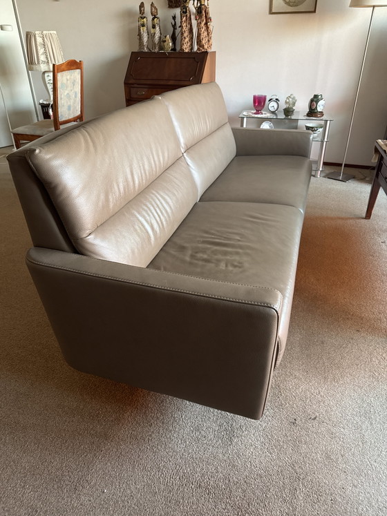 Image 1 of Fauteuil releveur et banc assorti