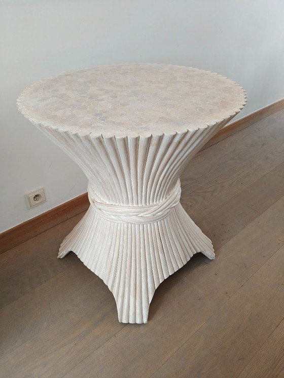 Image 1 of Mesa de ratán con forma de gavilla de trigo - McGuire