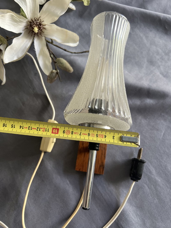 Image 1 of Lampada da parete in stile scandinavo con paralume in vetro semisabbiato