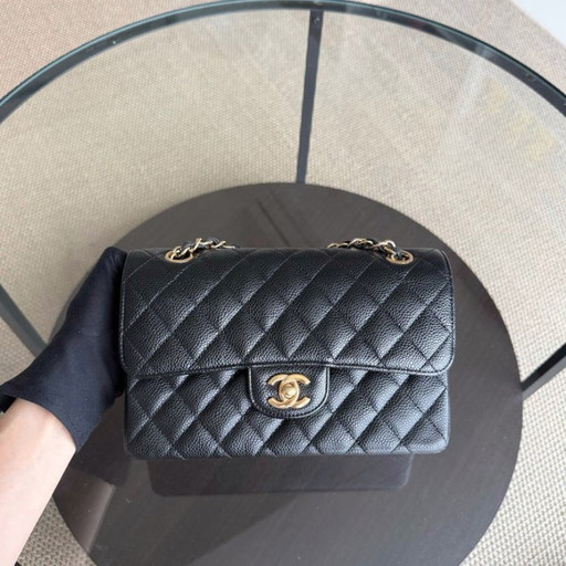 Borsa Chanel Classic Flap Small - Caviar 23CM trapuntata nera con finiture dorate