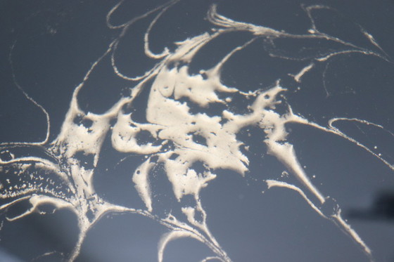 Image 1 of Table basse design en époxy