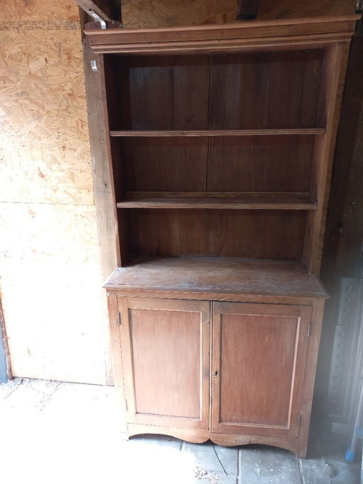 Spanish plate cabinet