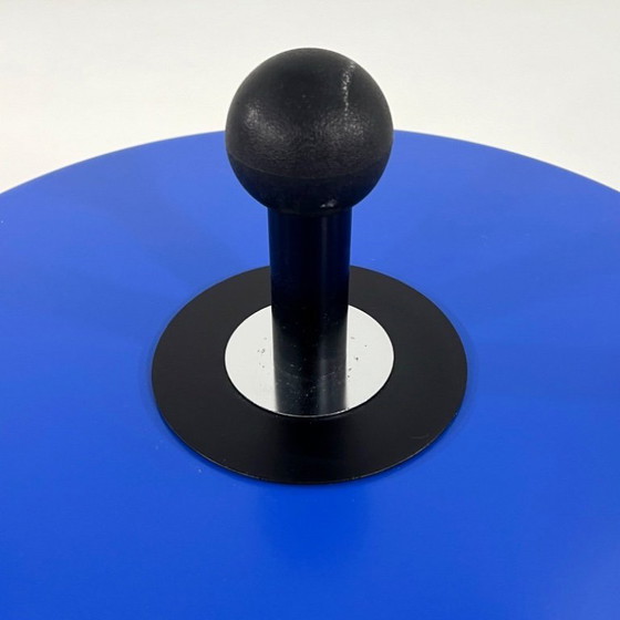 Image 1 of Blauer postmoderner Beistelltisch von Ikea, 1980er Jahre