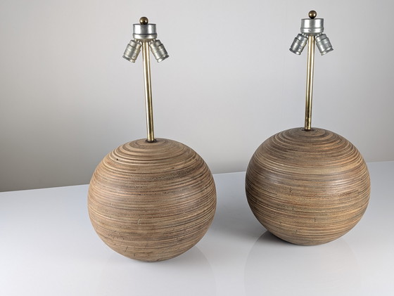 Image 1 of Pareja de grandes lámparas de sobremesa en madera laminada y latón, años 60