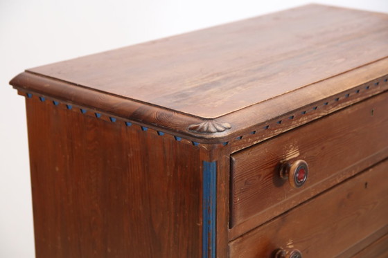 Image 1 of Antique Vintage pine chest of drawers with painted details from the 19th century