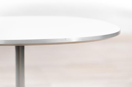 Image 1 of Table basse circulaire Fritz Hansen A223