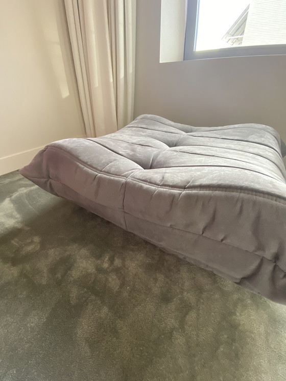 Image 1 of Ligne Roset poef togo