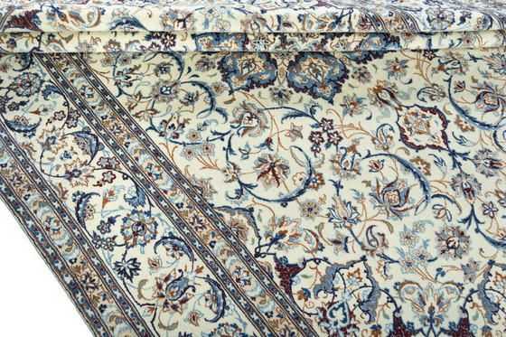 Image 1 of Handgeknoopt Nain 9La met zijde - Oosters tapijt 315 x 208 cm - Fijn & Elegant