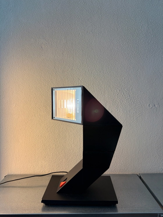 Lampe Massive Zig Zag Chan Shui années 80, Métal, Plastique, Noir (photo 5 sur 10)