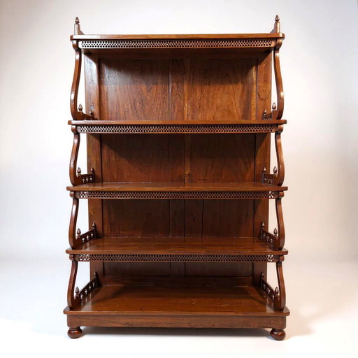 estantería escalonada