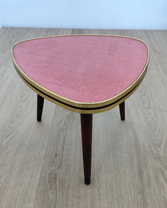 Image 1 of Mesa de centro de los años 50 con tapa rosa