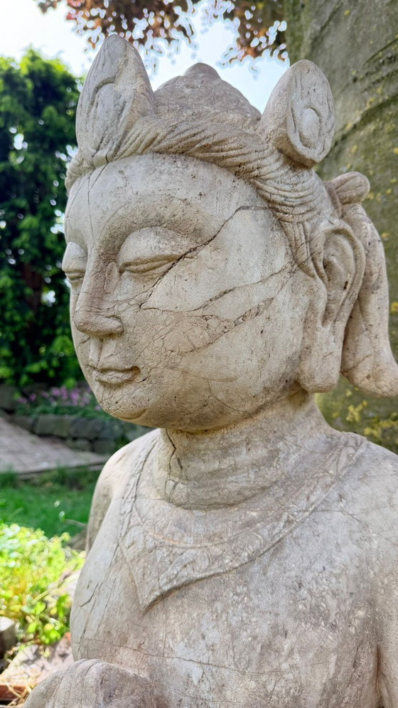 Image 1 of Monumentale Indonesische Tempelfiguur à Natuursteen – Java de Bali – 19e Eeuw